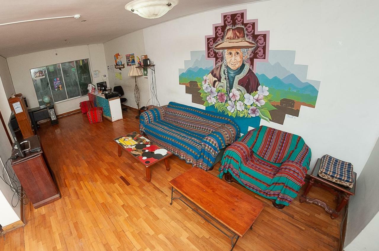 Condor's House Albergue *